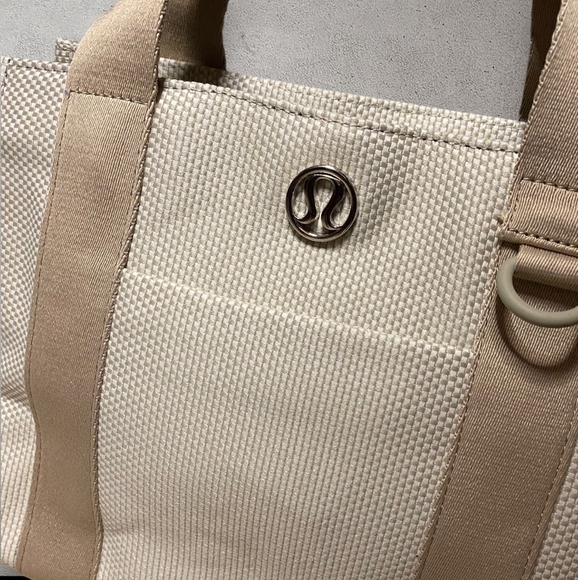 Lululemon two tone canvas tote bag mini 4.5L - Picture 7 of 10